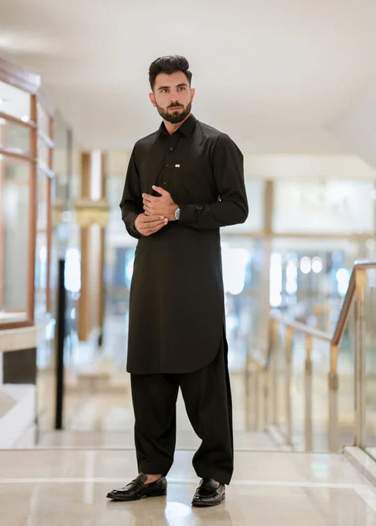 Timeless Elegance: Why Black Traditional Wear is a Must-Have